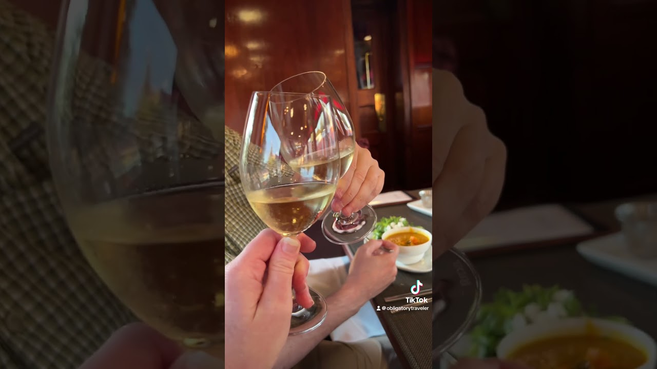 Napa Valley Wine Train Dinner #obligatorytraveler #napawine #napawinetrain #trainride #traindinner