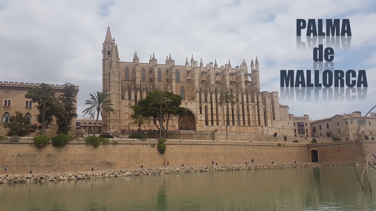 Majorka. Pałac Kr&oacute;lewski La Almudaina. Atrakcje Palma de Mallorca.