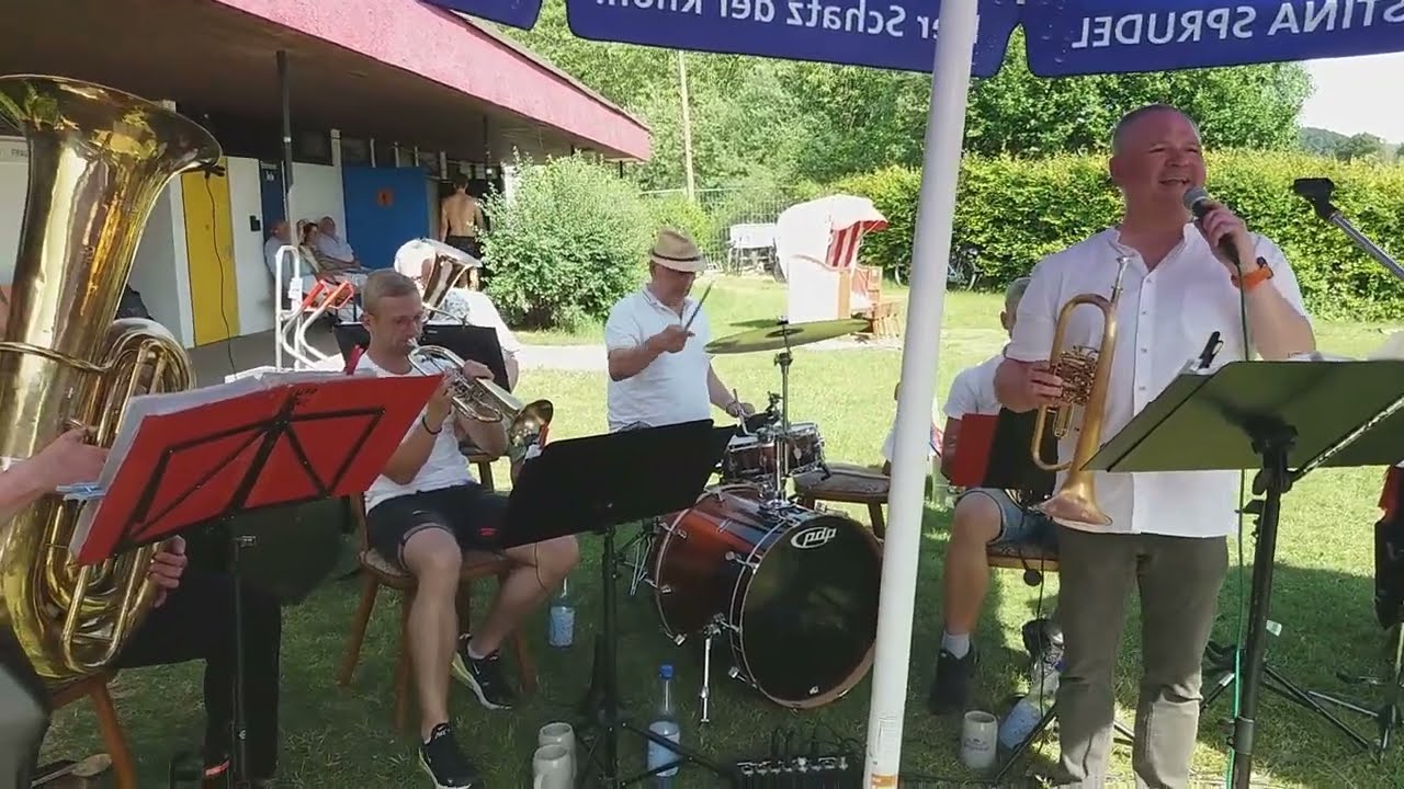 Der Schnitzer aus der hohen Rhön - Rückerser Dorfmusikanten im Freibad Gotthards/Nüsttal am 22.06.25
