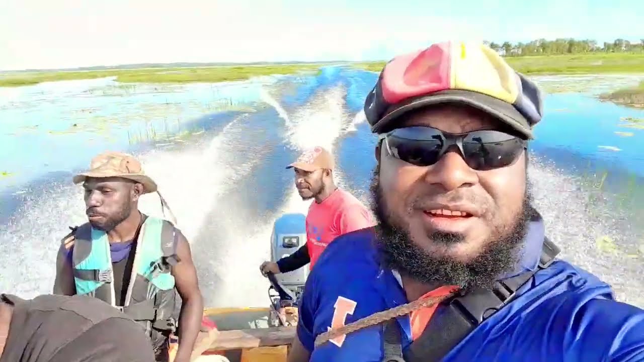 11-Hour Dinghy Adventure: From Daru Island to Suki