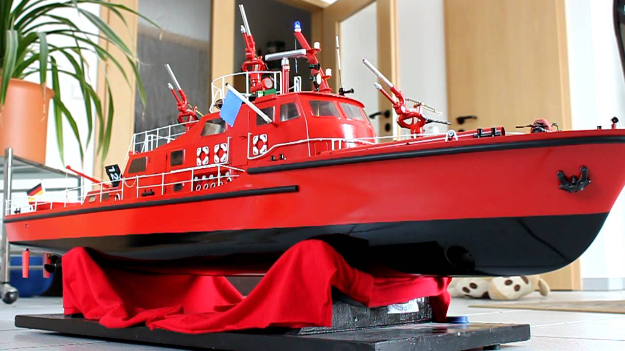 Feuerlöschboot Düsseldorf 2 von Robbe Funktionstest