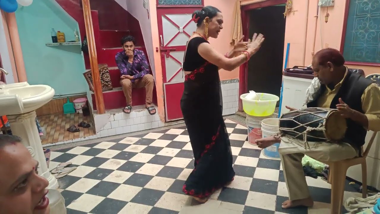 Kinner ka dance #bhabhi ko badhaya dene aaye kinner# kineer dance video #viralvideo