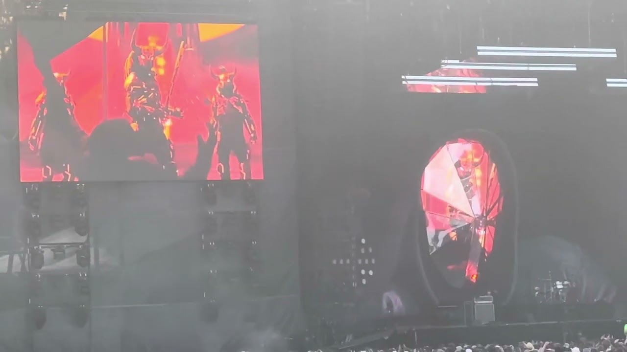 KILL OR BE KILLED (Felsmann+Tiley Reinterpretation Version) - Muse [Live from Milton Keynes Bowl]