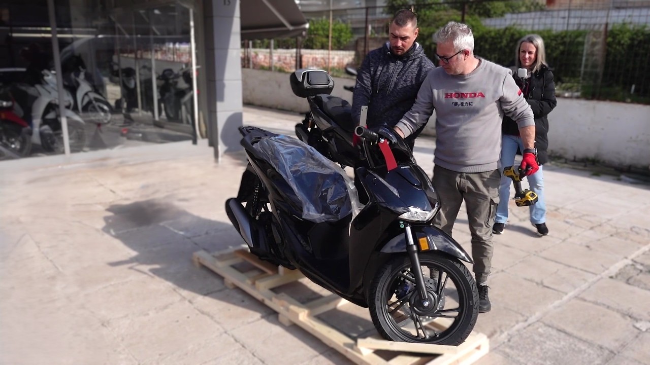 2026 unboxing HONDA SH150 scooter