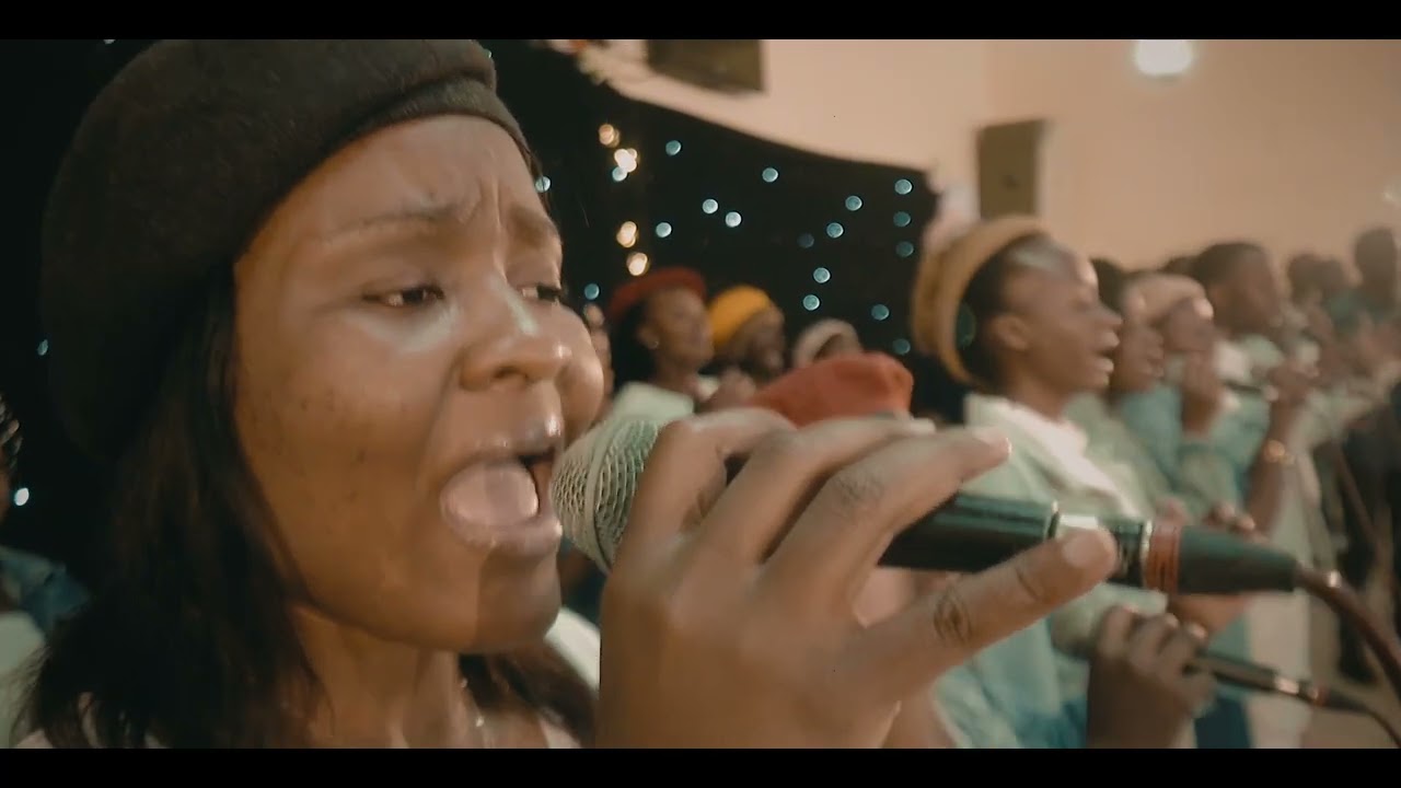 salon d'adoration | TO PUSANI & ZUA NYONSO
