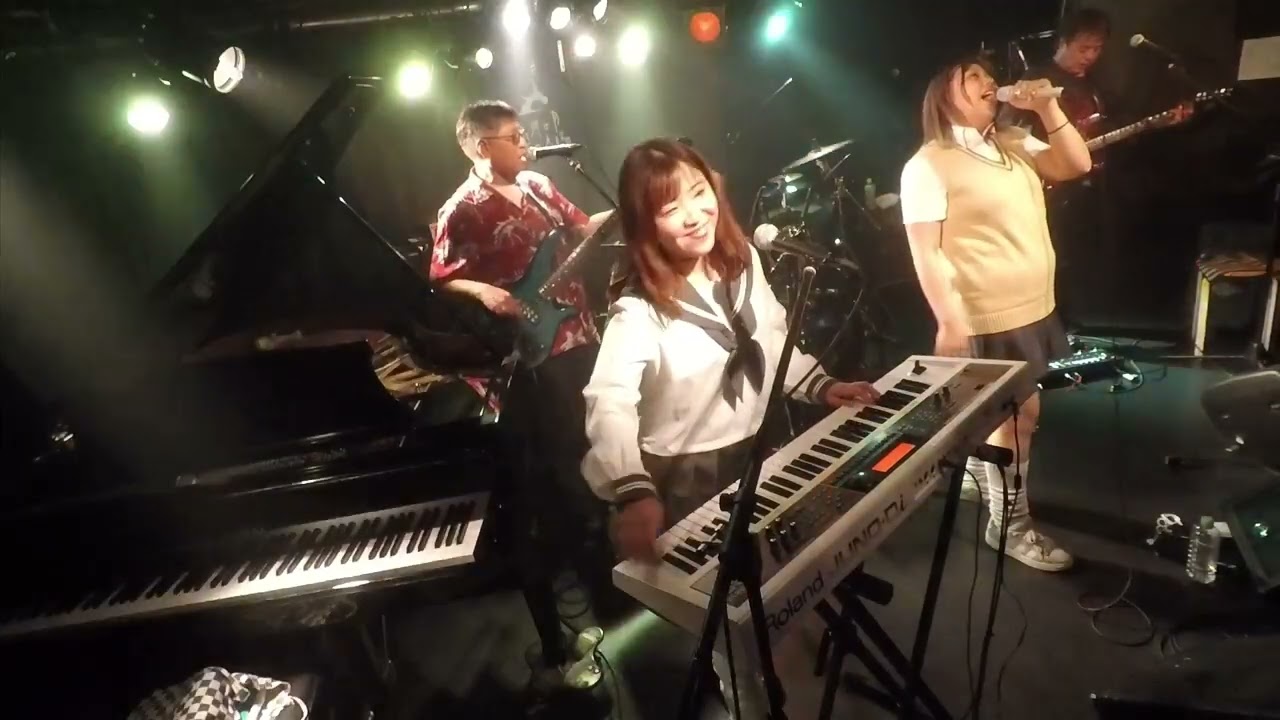 バンドメンバーがライブやったので刺激うけて俺らもなんとかライブやりたい