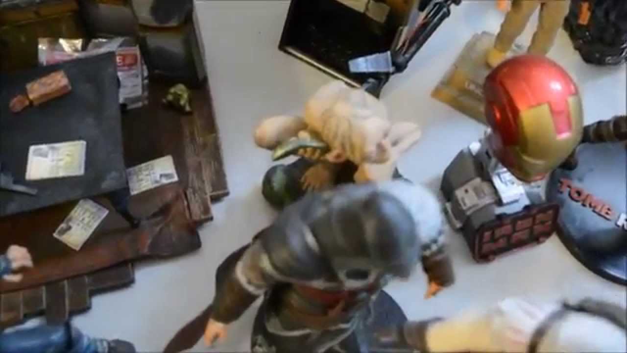 STATUE COLLECTION - video game and pop culture memorabilia - Batman joker