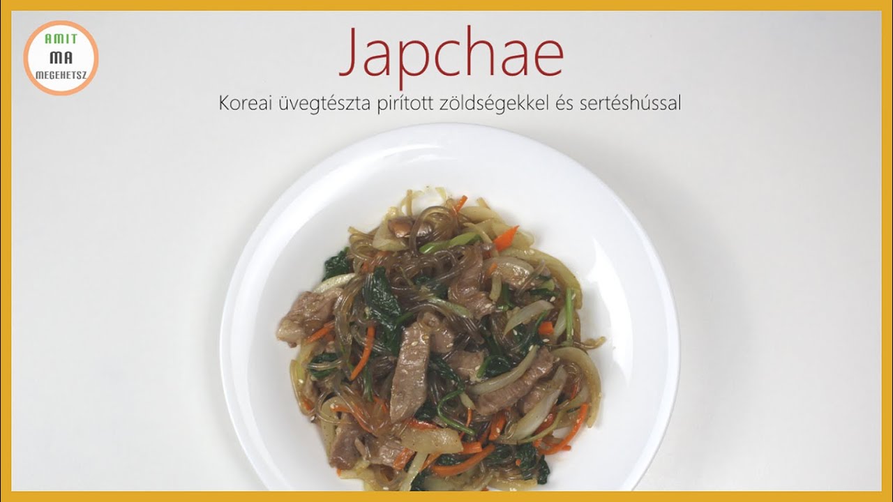 Japchae - koreai üvegtészta pirított zöldségekkel és sertéshússal - koreai étel