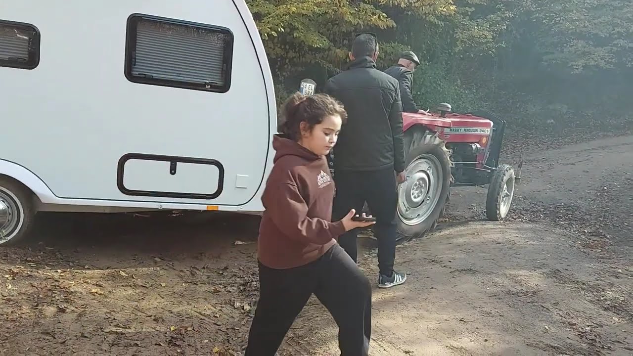 YOLDA KALDIK KARAVANLARI TRAKTÖRLE ÇEKTİK(ESENCELİ KAMPI)