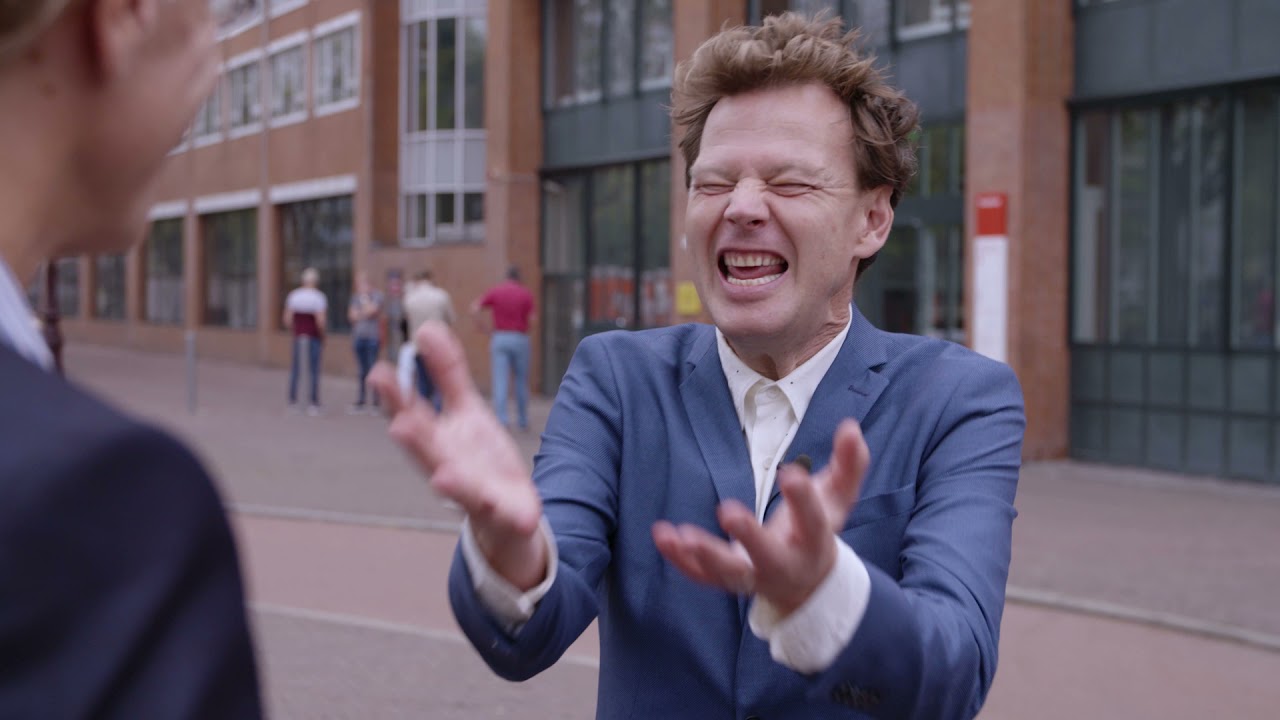 Jim Jansen (New Scientist) interviewt Robbert Dijkgraaf voor Weekend van de Wetenschap
