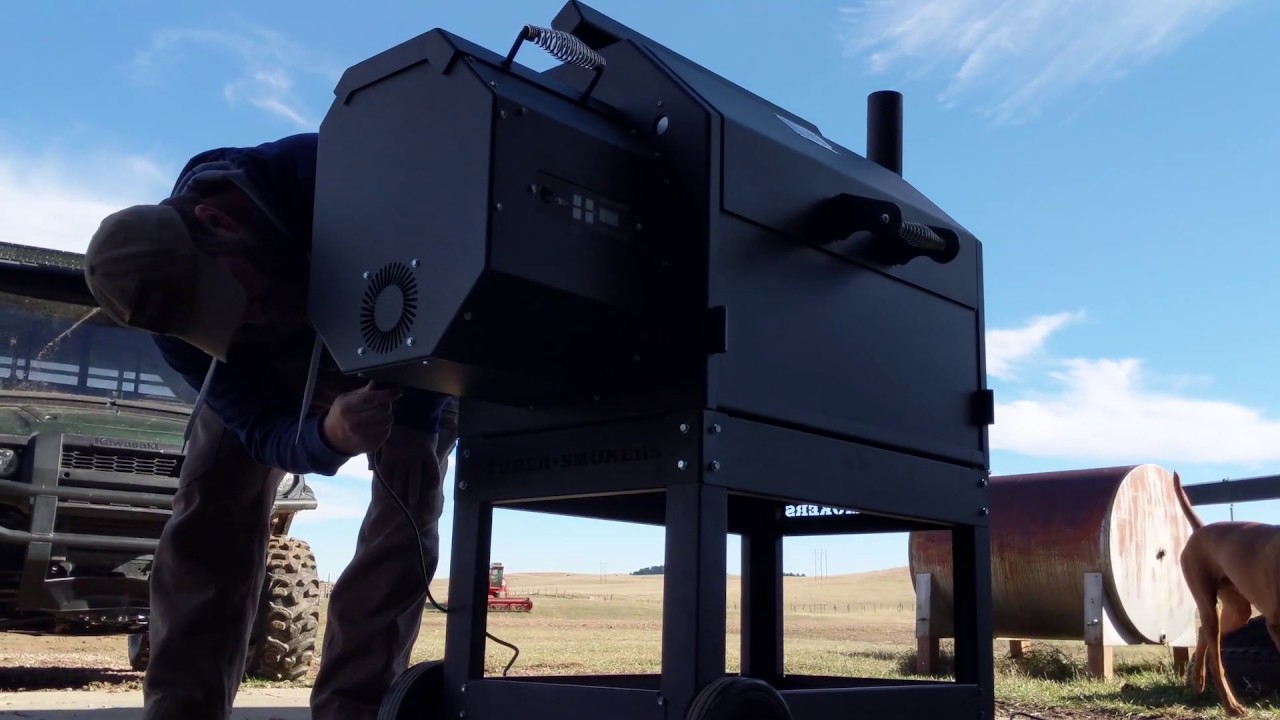 Yoder YS640 pellet smoker unboxing and assembly.