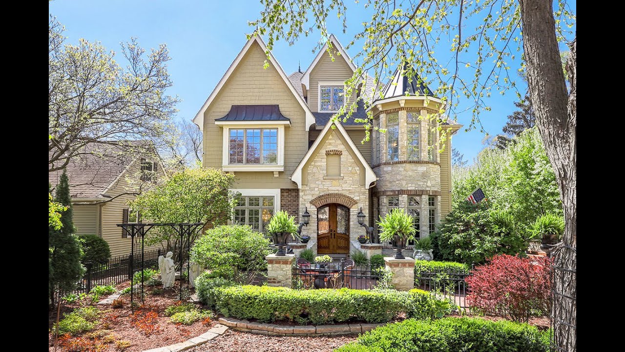 411 S. Wright St. Naperville, IL 60540