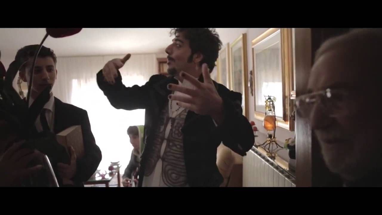 Max Gazz&egrave; - Sotto casa (Official Video)