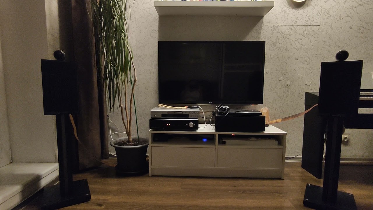 roksan k3 + bowers and Wilkins 705s2 + chord mujo + nordost superflatline