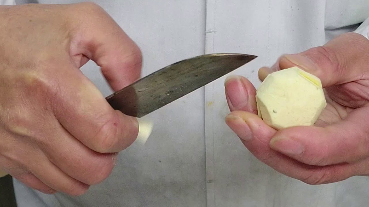 京料理　坂安　剥きもの　慈姑松毬