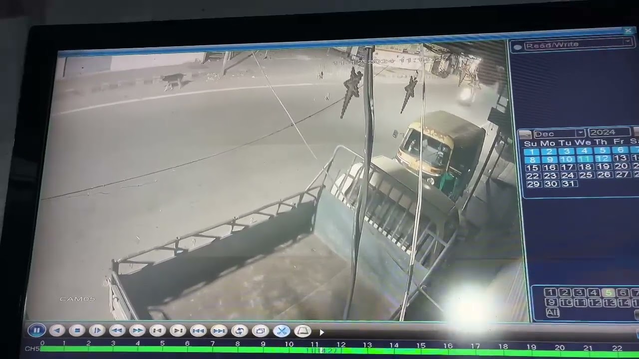 real accident cctv footage  in elamakkara kochi video (1)