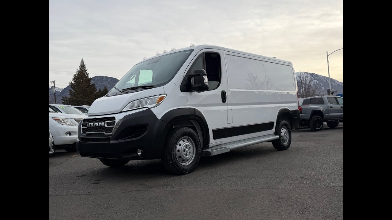 Обзор автомобиля Ram Promaster 2500 Cargo VN 2023 года в автосалоне Tyacke Motors.