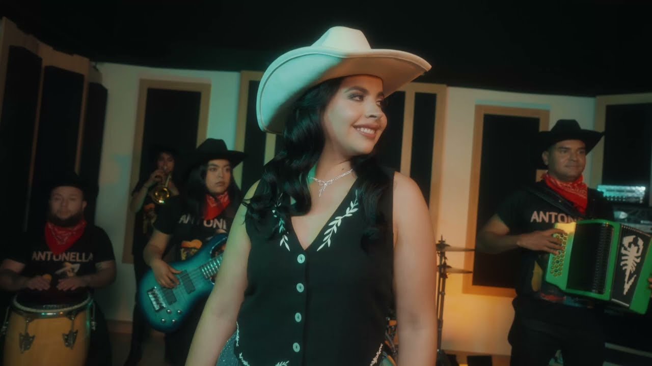 HIPOCRES&Iacute;A - ANTONELLA (VIDEO OFICIAL)