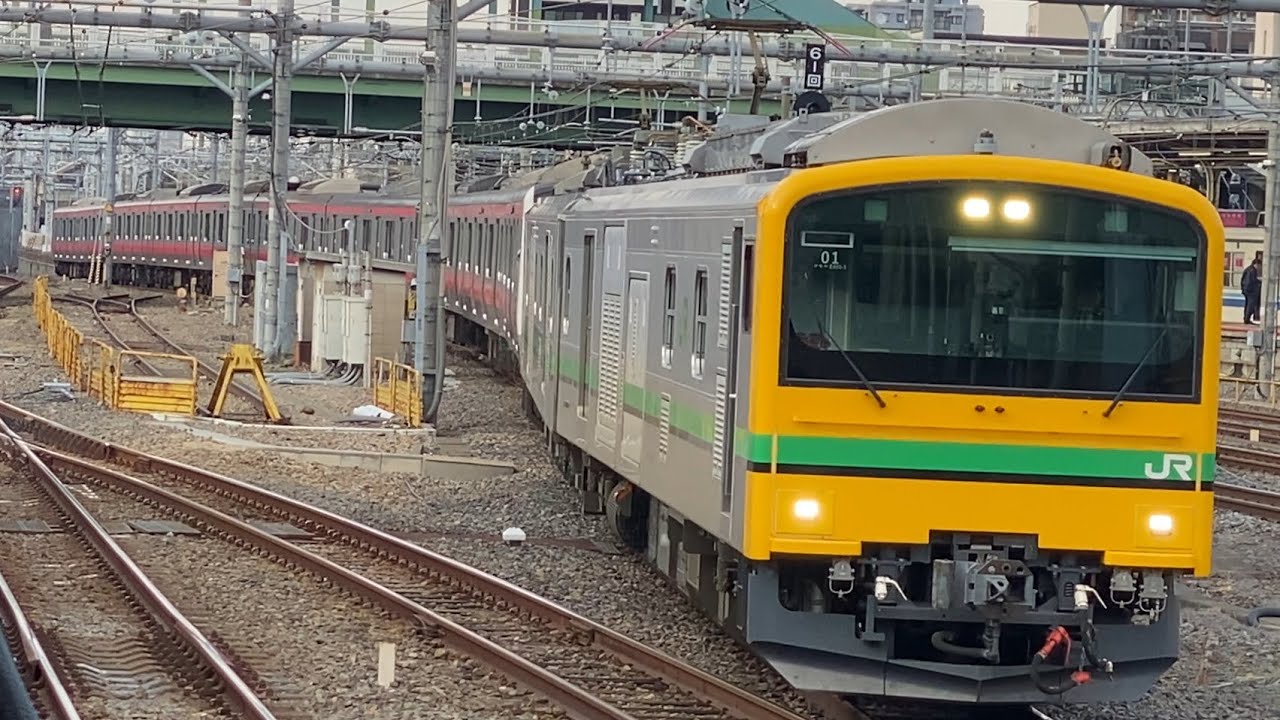 クモヤE493系(ｵｸ01編成)＋E233系5000番台(ｹﾖ501編成・トップナンバー)【E233系ｹﾖ501編成 AT出場回送】大宮駅7番線到着停車シーン(9822M) 2026.3/10