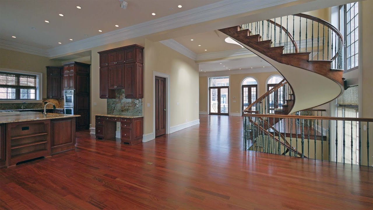 Lincoln Park luxury on 4 and 1/2 lots