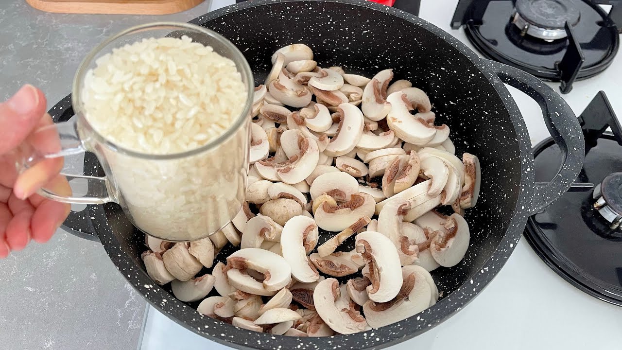 🍄 MANTAR VE 1 BARDAK PİRİNÇ 😍 YAPTIĞIM ZAMAN EN AZ 2 TABAK YİYORUM , KESİNLİKLE DENEYİN 🙋🏻‍♀️