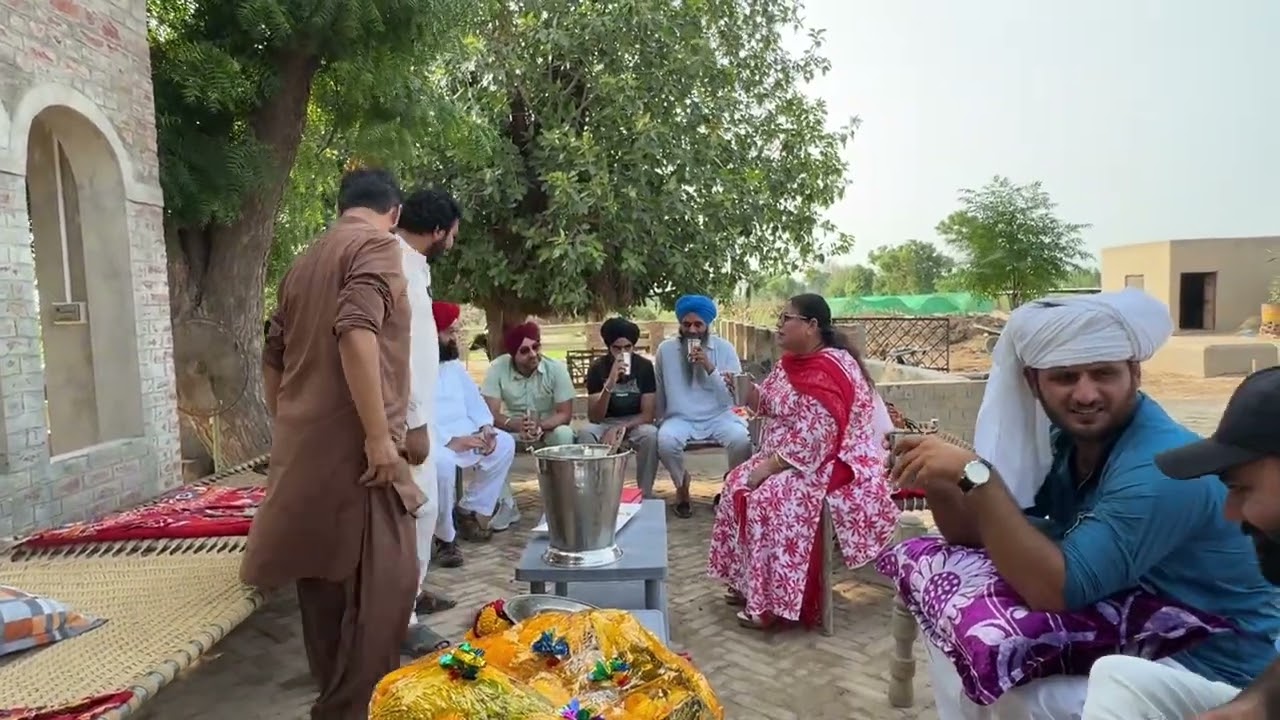 Anjum Saroya de Prohne Charde Punjab Toon  | Sardar Aai USA, UK  ty Australia Toon| Fruit Mandi Wala