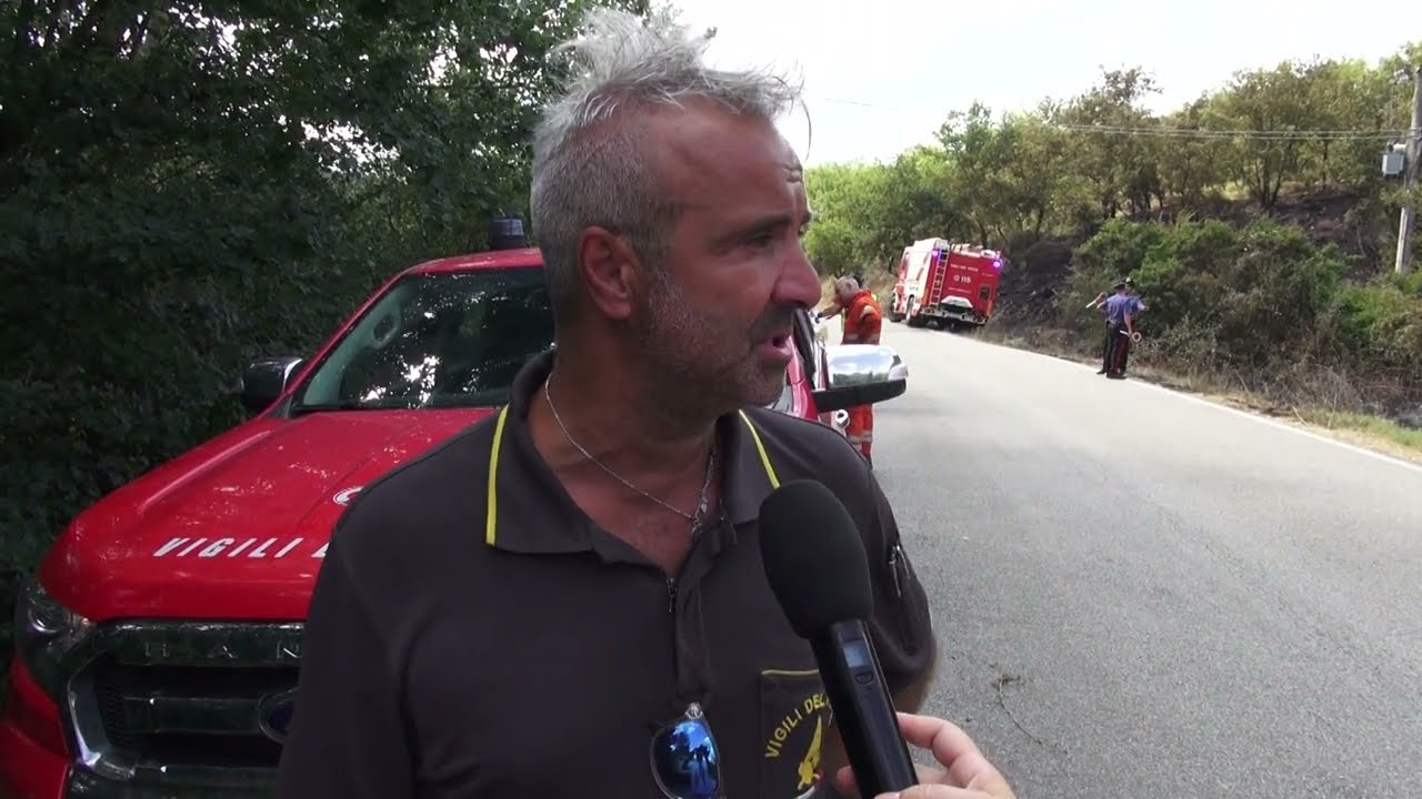 Vasto incendio boschivo, tra le colline di Laterina Pergine Valdarno (Ar)