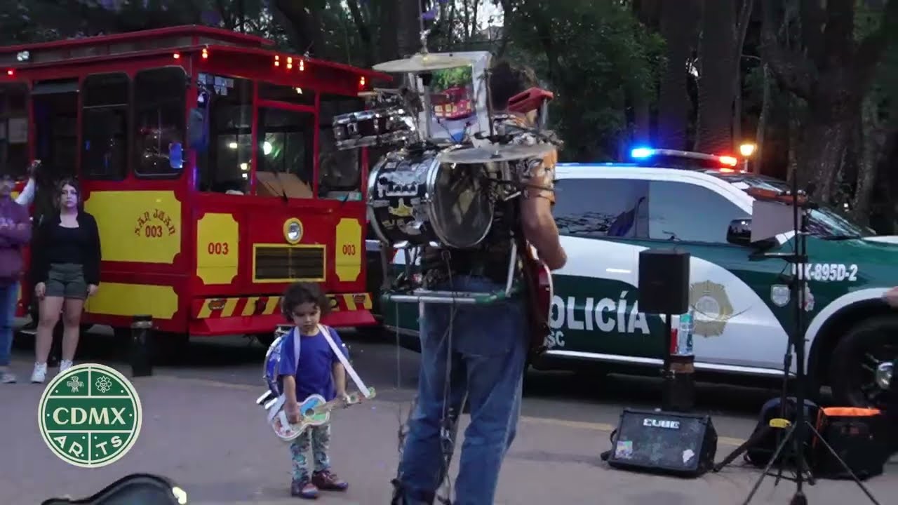 Queen - Crazy Little Thing Called Love | Tonah el Hombre Orquesta | 2025 T2