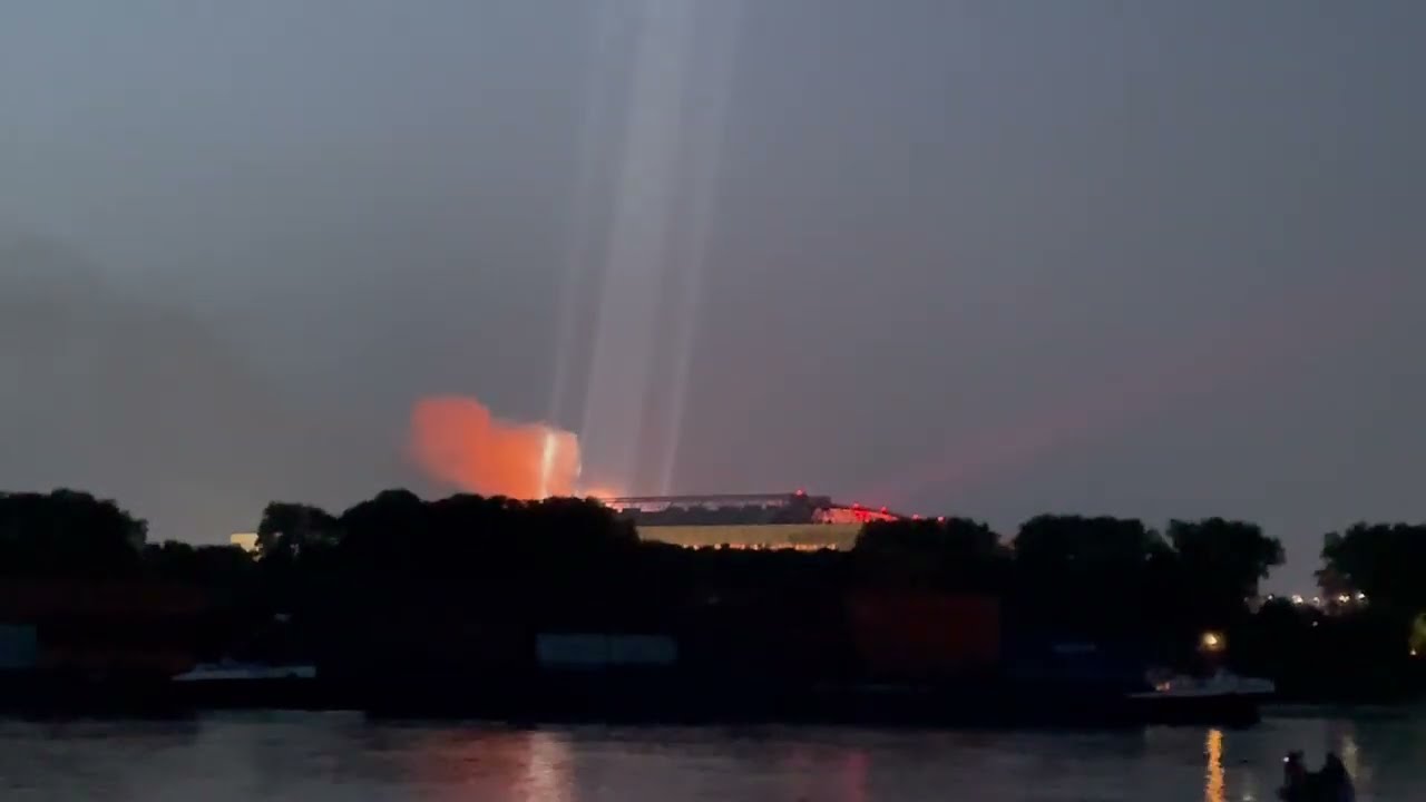 RAMMSTEIN STADIONTOUR IN DÜSSELDORF vom Rheinufer gefilmt aus ca 800 meter Entfernung WAHNSINN!!