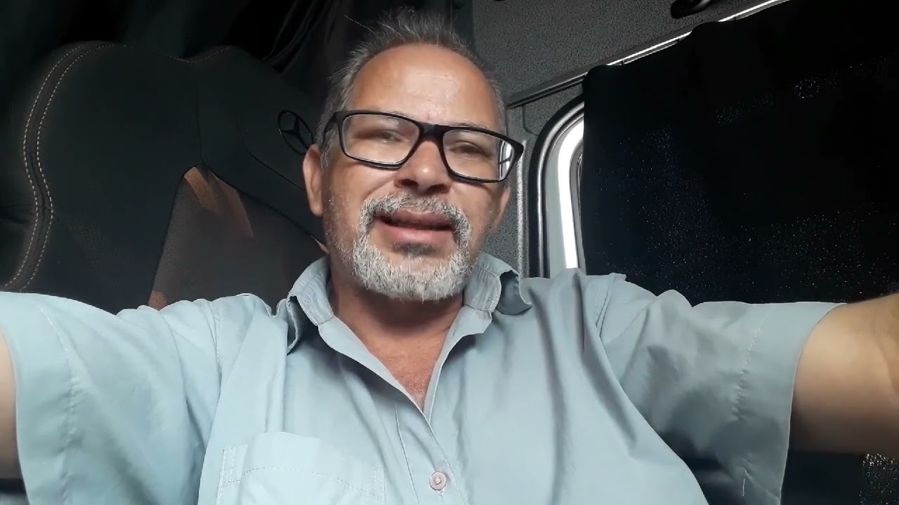 Caminhoneiro não é cachorro,então não aja como tal.