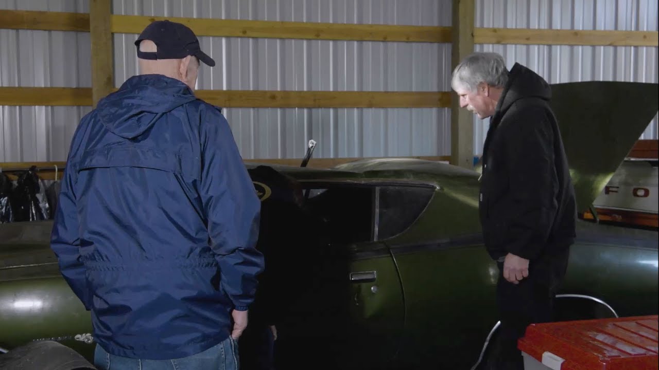 MARK BUYS A GARAGE FIND 1971 DODGE SUPER BEE 383 4 SPEED ONE OWNER THAT WAS SUPPOSED TO BE EXPORTED