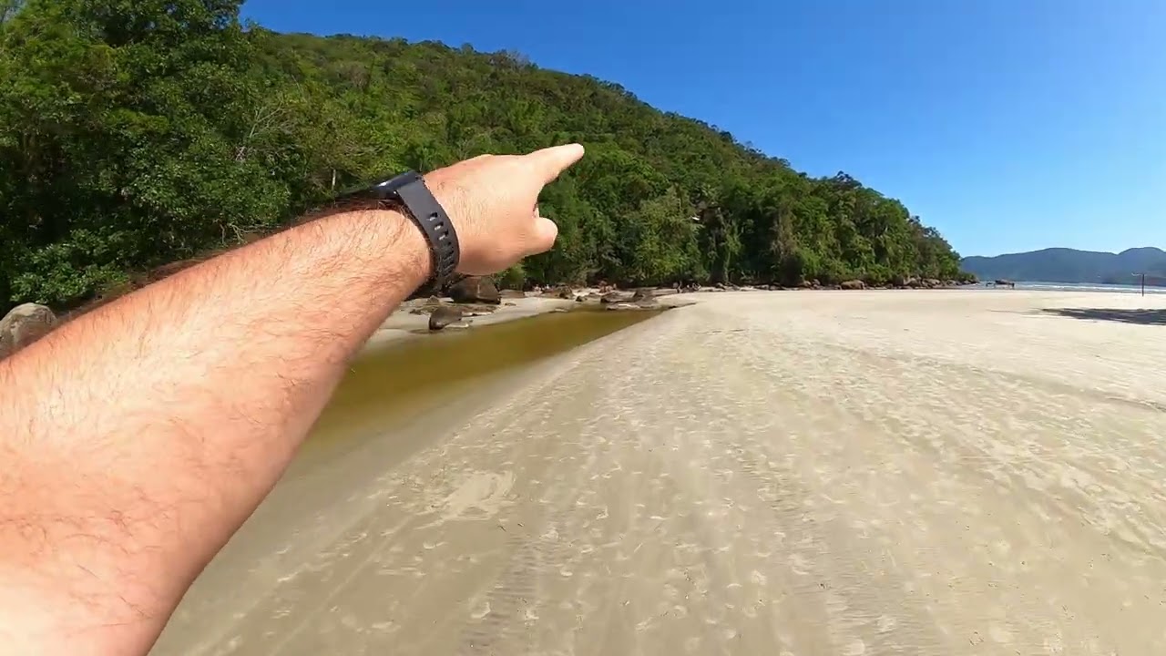 Como é a Praia da Lagoinha em Ubatuba  SP