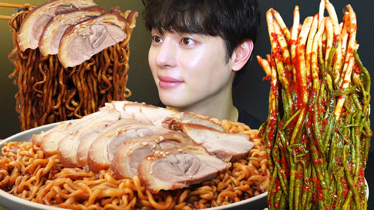 이렇게 먹어본 사람?🙋‍♂️ 족발에 짜파게티 3봉 먹방 수제 파김치까지!
