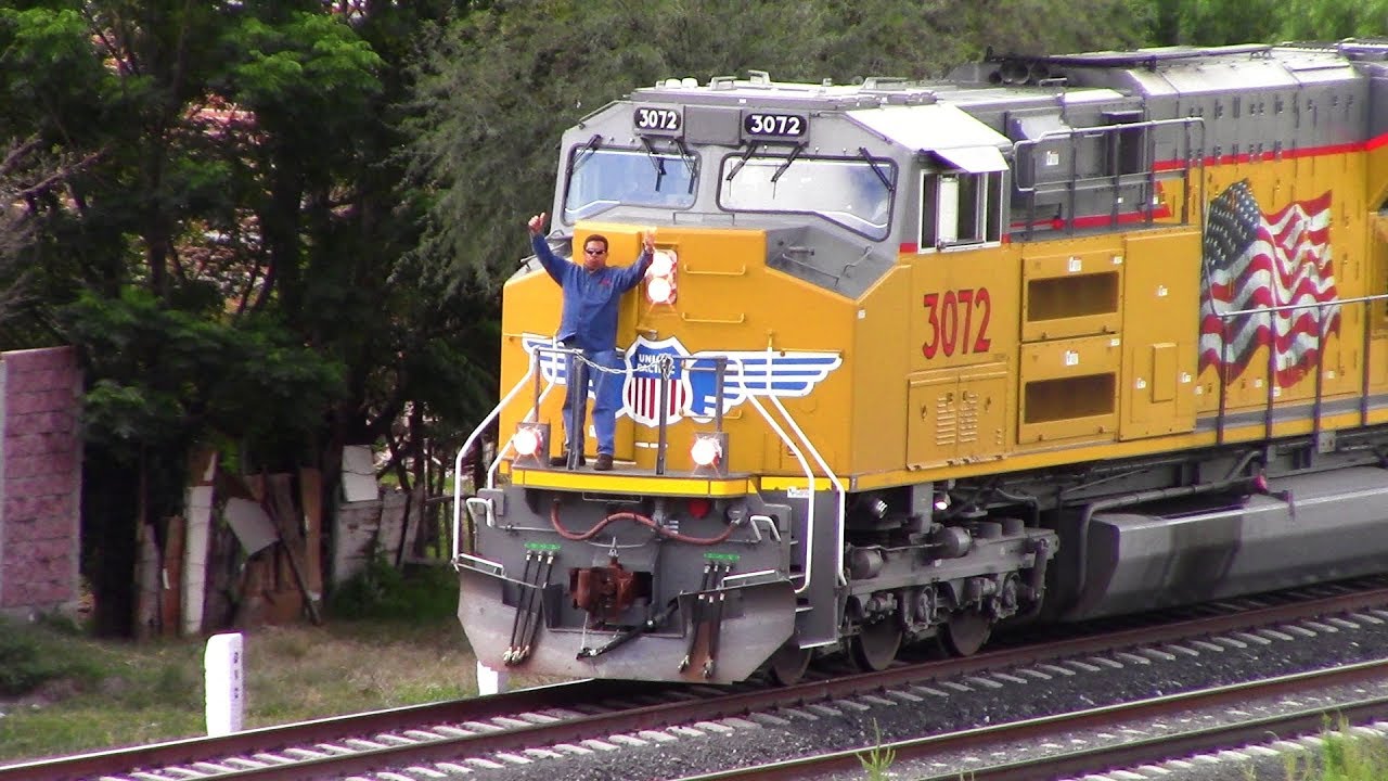 UP SD70ACe-T4 #3072 || Amazing Crew and Horn Show!!!