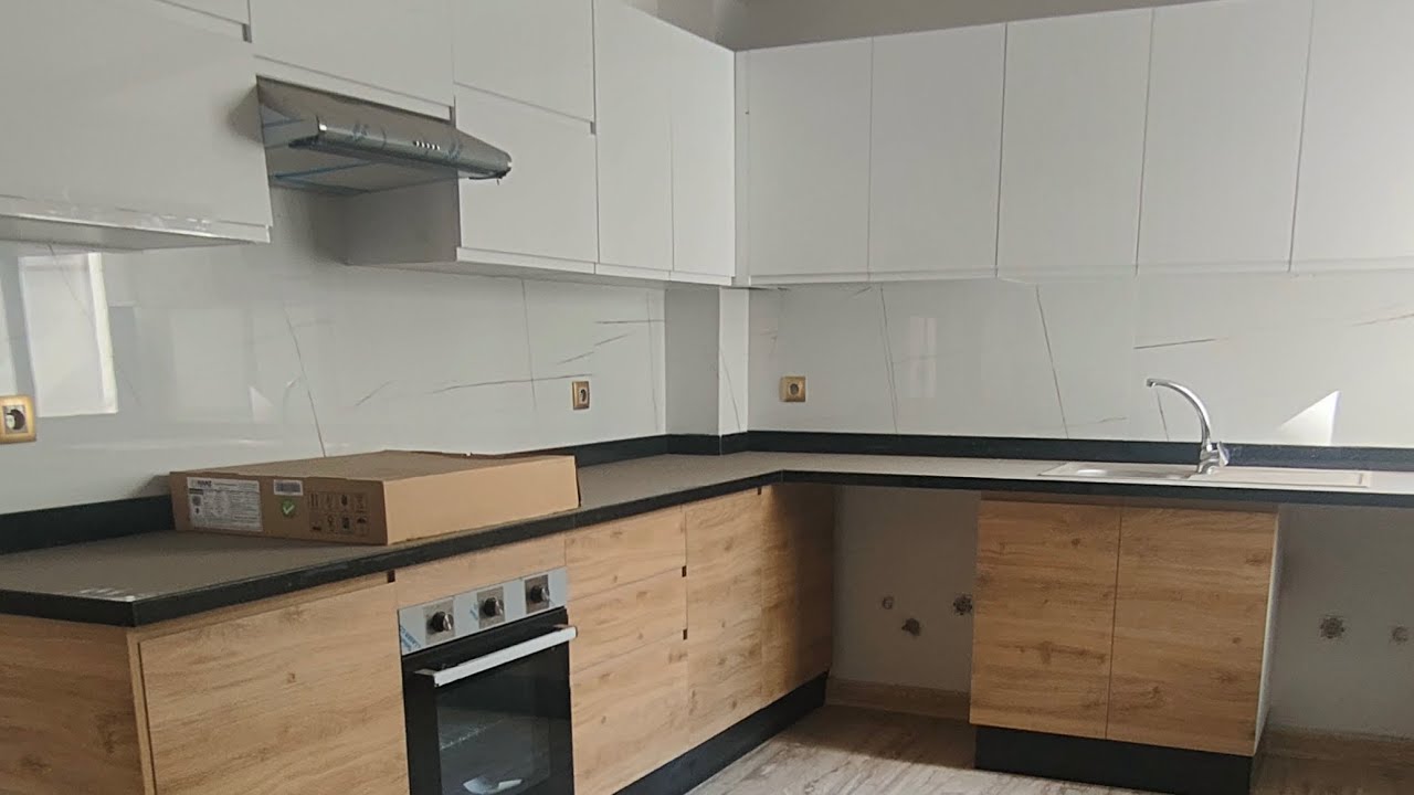 واحد برطمة في جنان كاليفورنيا عمارية حي الشريفة جنب شارع القدس كاين المصعد او باركين 0606055310