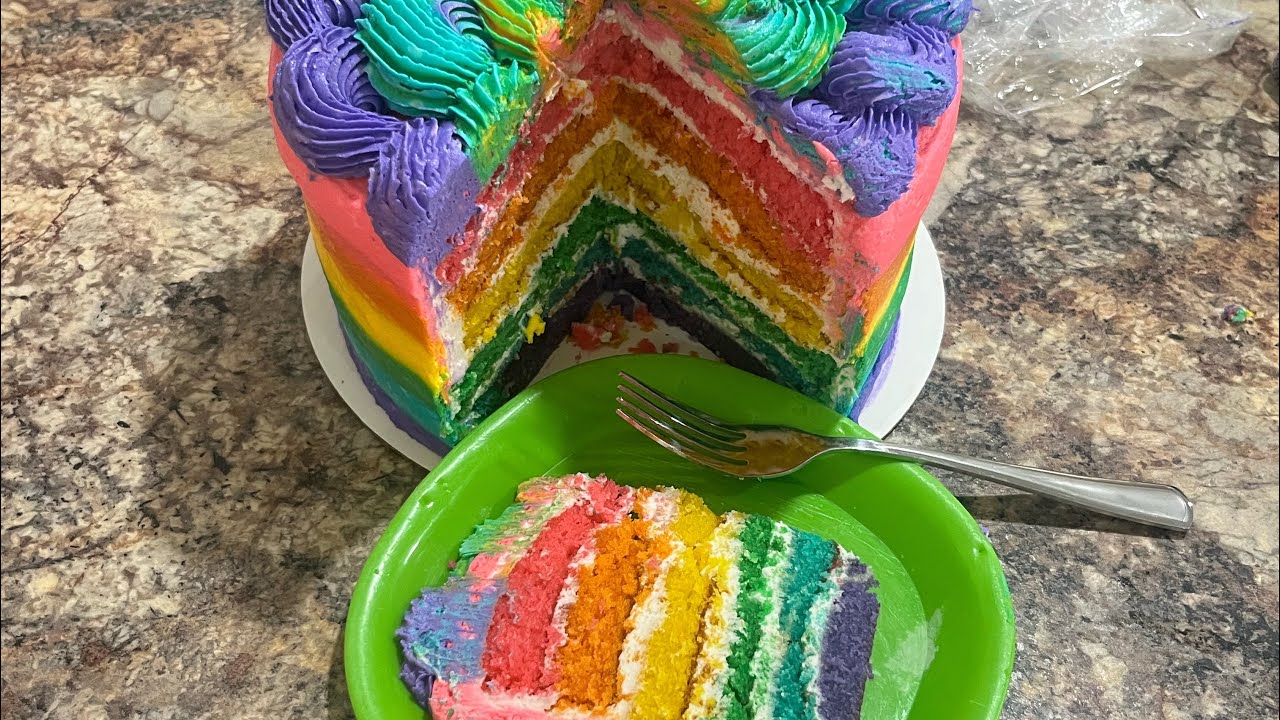 Decorating a rainbow cake 🌈 