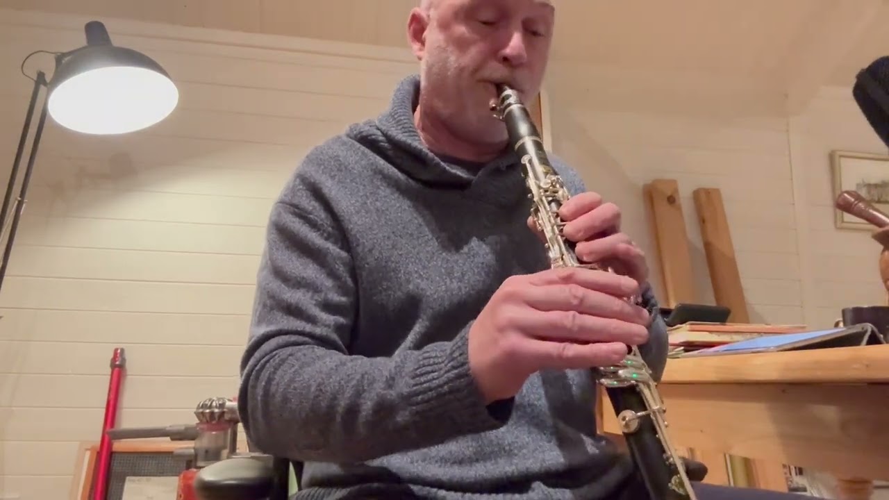 Stompin’ At The Savoy - larking around on clarinet 😃