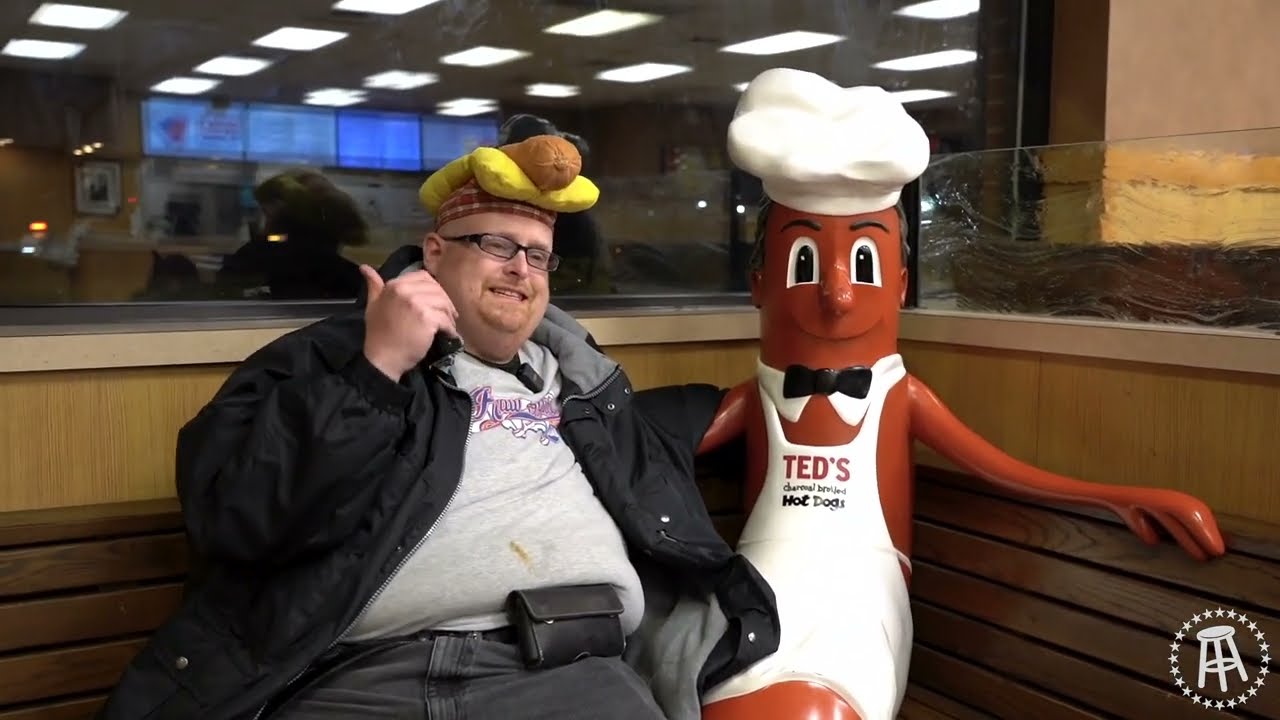 Raw Dogging в закусочной Ted's Hot Dogs в Буффало