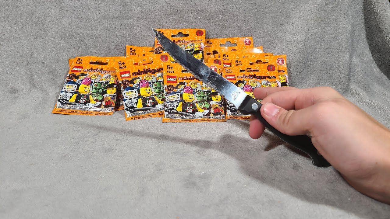 LEGO Minifigures Series 4 - Pack Opening
