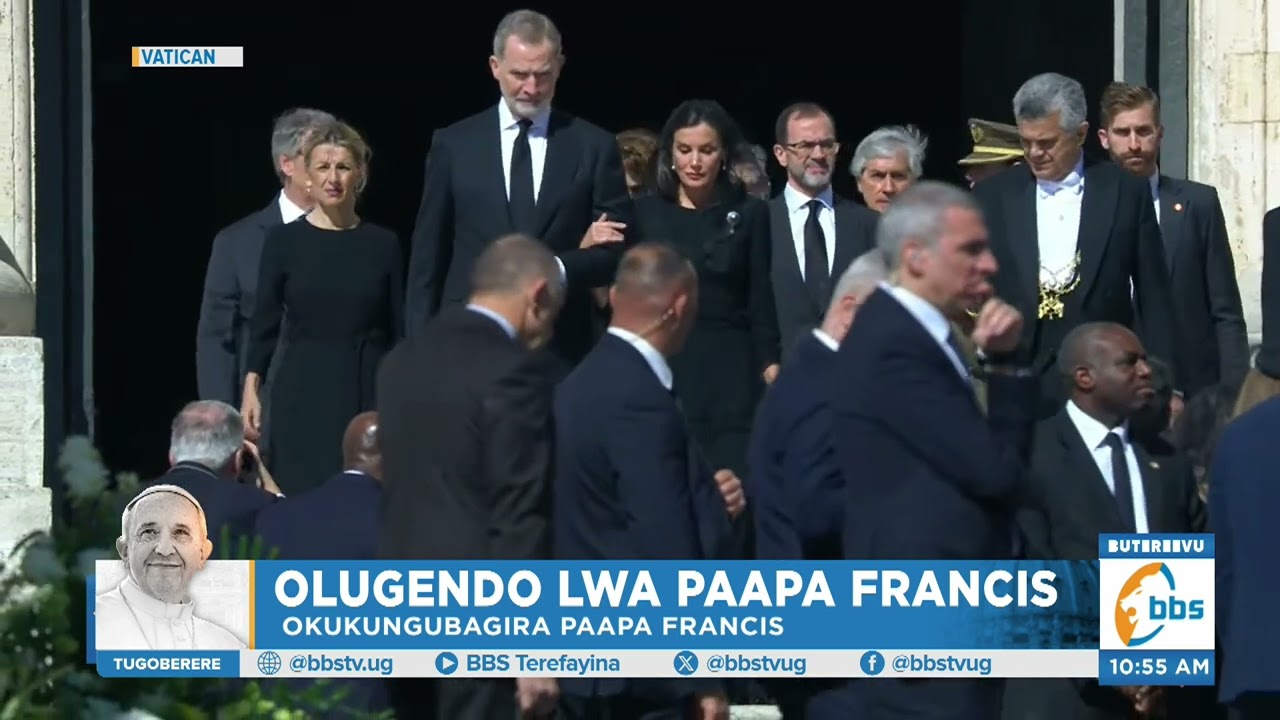Wano Abakulembeze b'Amawanga Agenjawulo Babadde Batuuka ku St. Peters Awali Mmisa y'Okuziika Ppaapa