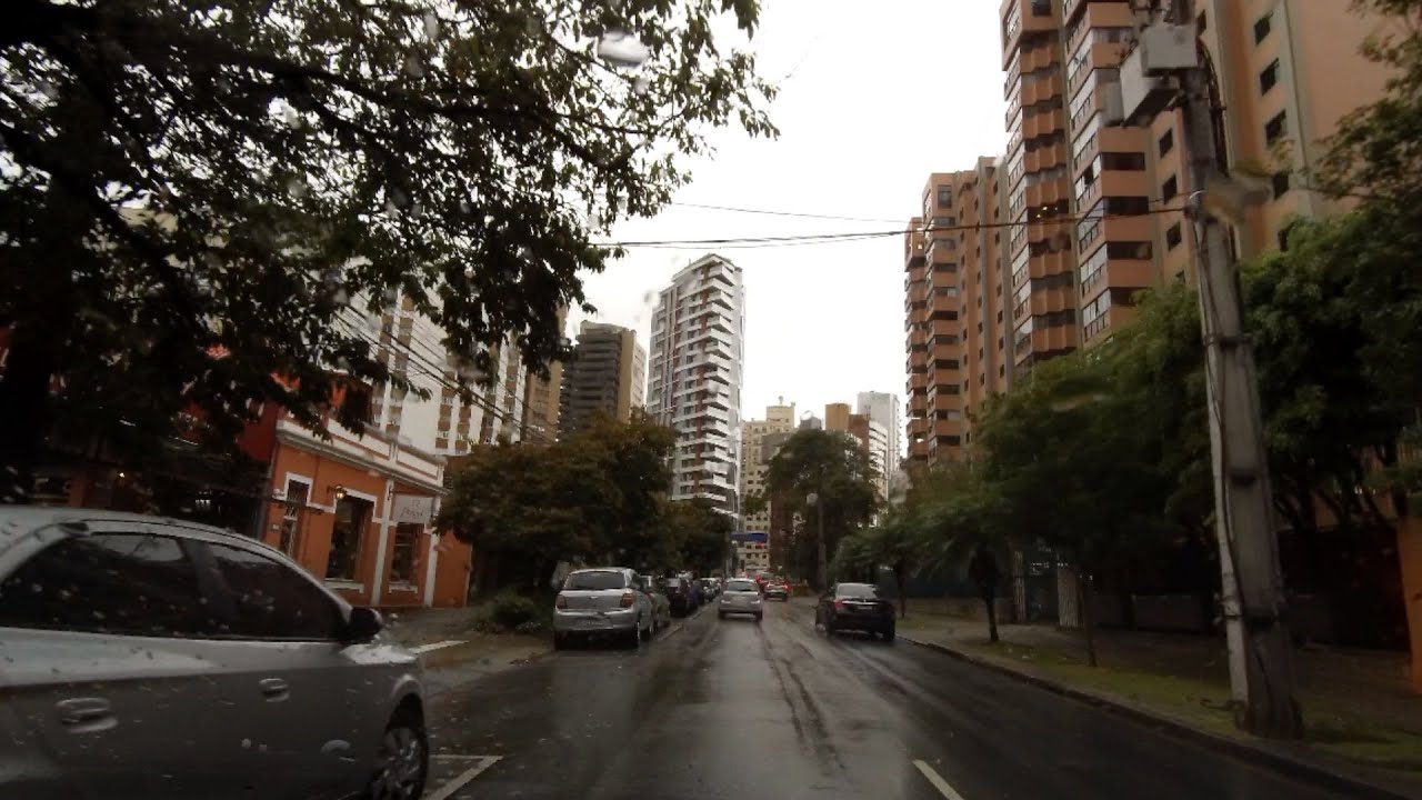 Curitiba - Passeio aleatório de carro - Bairros Juvevê Ahú Centro Cívico Cabral