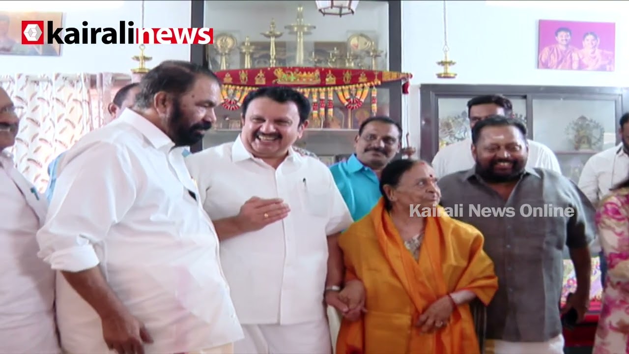 പത്മശ്രീ നേടിയ കലാമണ്ഡലം വിമലമേനോനെ പൊന്നാടയണിച്ച് മന്ത്രി വി ശിവൻകുട്ടി| Kalamandalam Vimala Menon