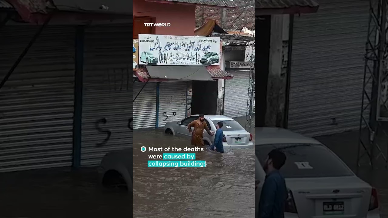 At least 60 dead, 300 injured in Pakistan floods