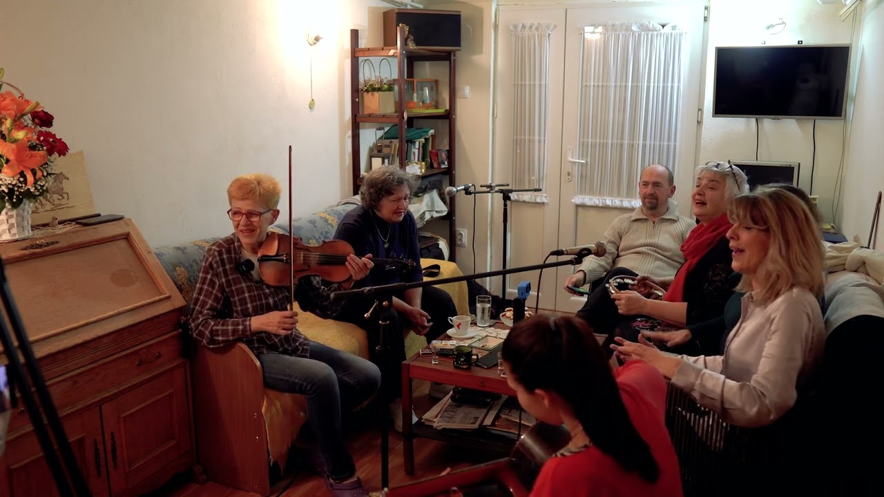 Ženska pevačka grupa Bobane - Varaš me, varaš me