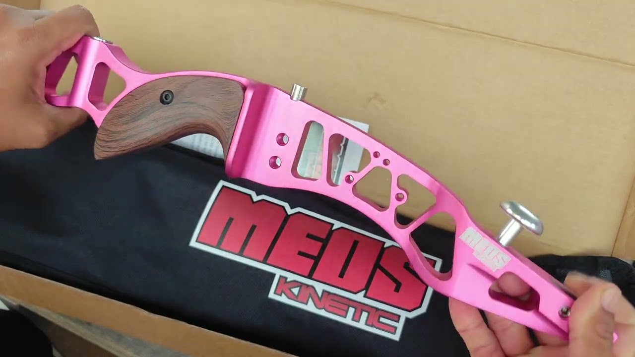 Unboxing Kinetic Meos Recurve Riser 