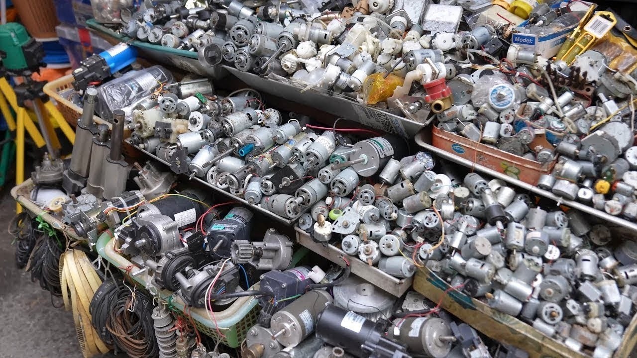 KHÔNG CẦN ĐÂU XA về bên em hàng nhật bãi giá rẻ vô đối,khóa số 5k,pin 18650 2k,đèn tích điện,vít bãi