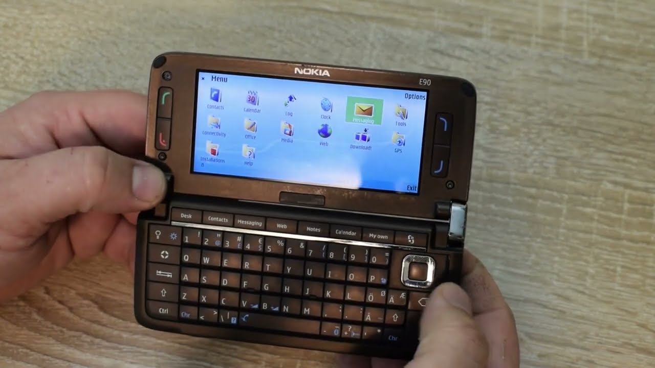 Nokia E90 Communicator Refurbish | Restoration  part 1
