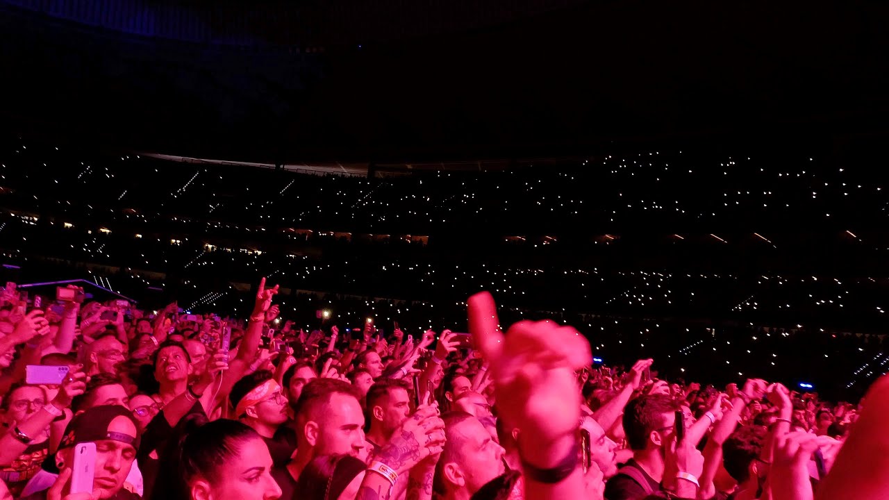 Guns N' Roses in Madrid, 9 June 2023. Don't cry