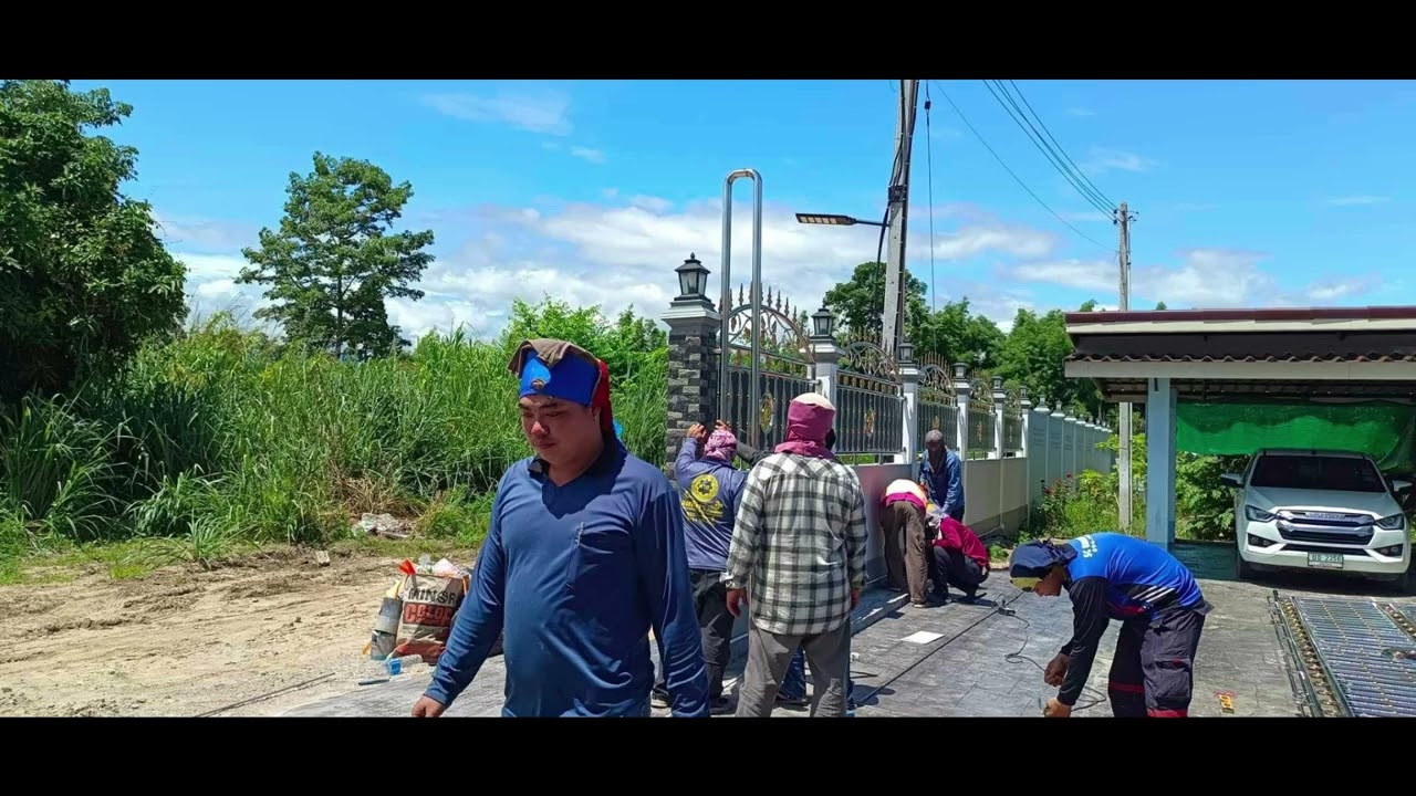 Living in Thailand - The gate to our land