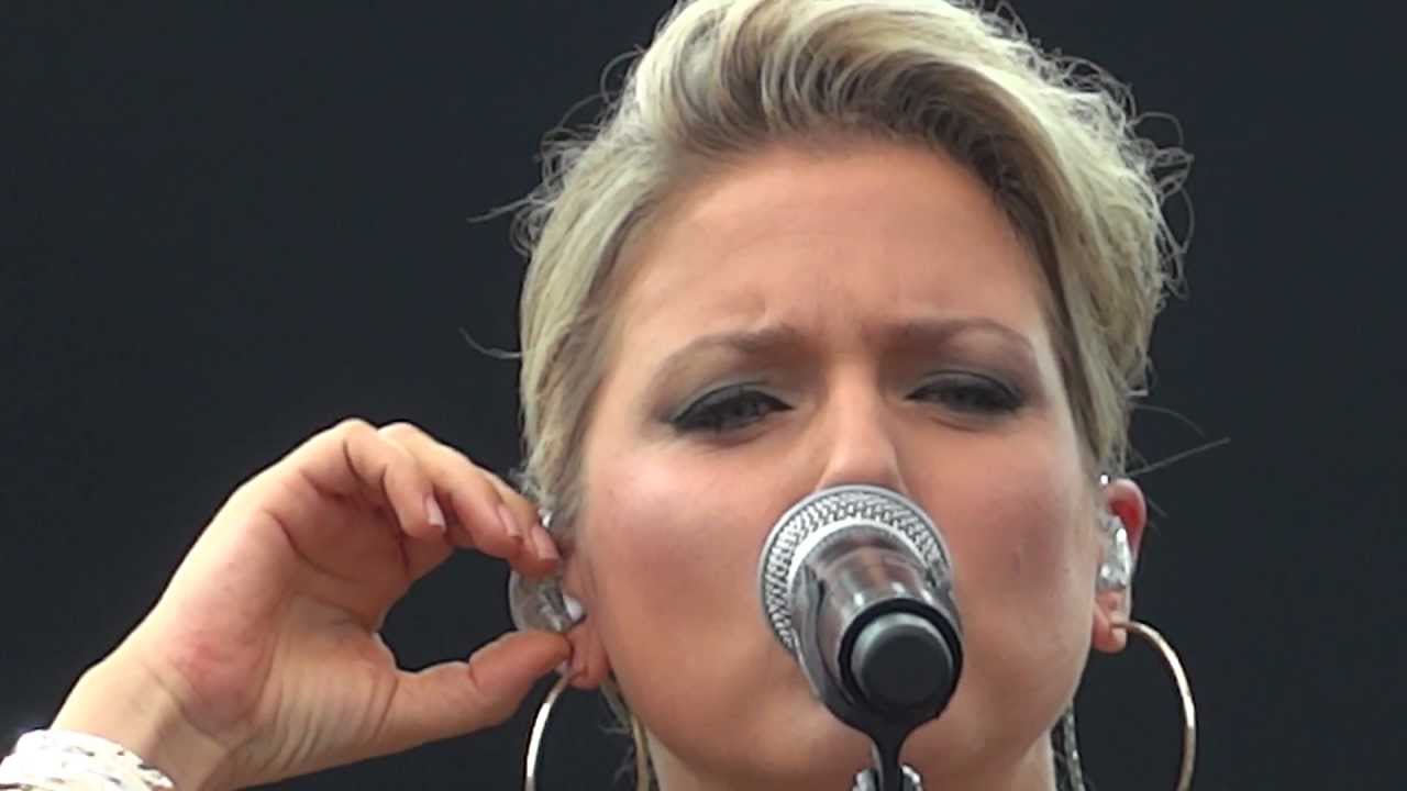 Jeanette Biedermann - We´ve got tonight -  ( HD HQ )  Berlin Open Air 2011 01